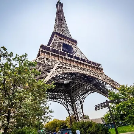 Cosy Aariana Near Eiffel Tower