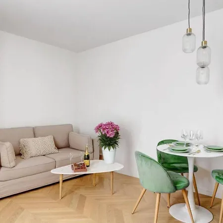 Cosy Aariana Near Eiffel Tower * פריז